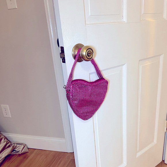 Pink heart shaped bag - Picture 2 of 6